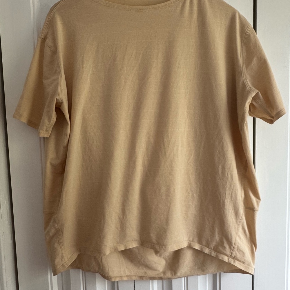Lululemon flowy t-shirt